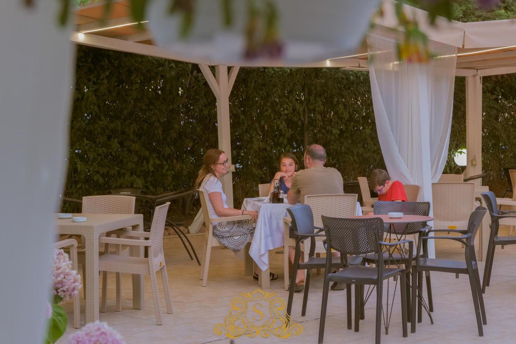 Hotel Sorrente Golem  Luaran gambar