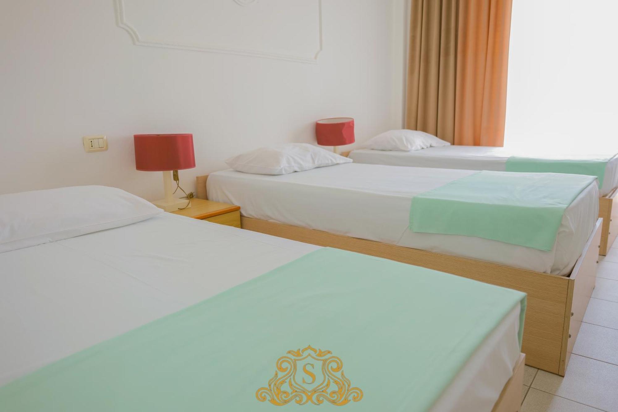 Hotel Sorrente Golem  Luaran gambar